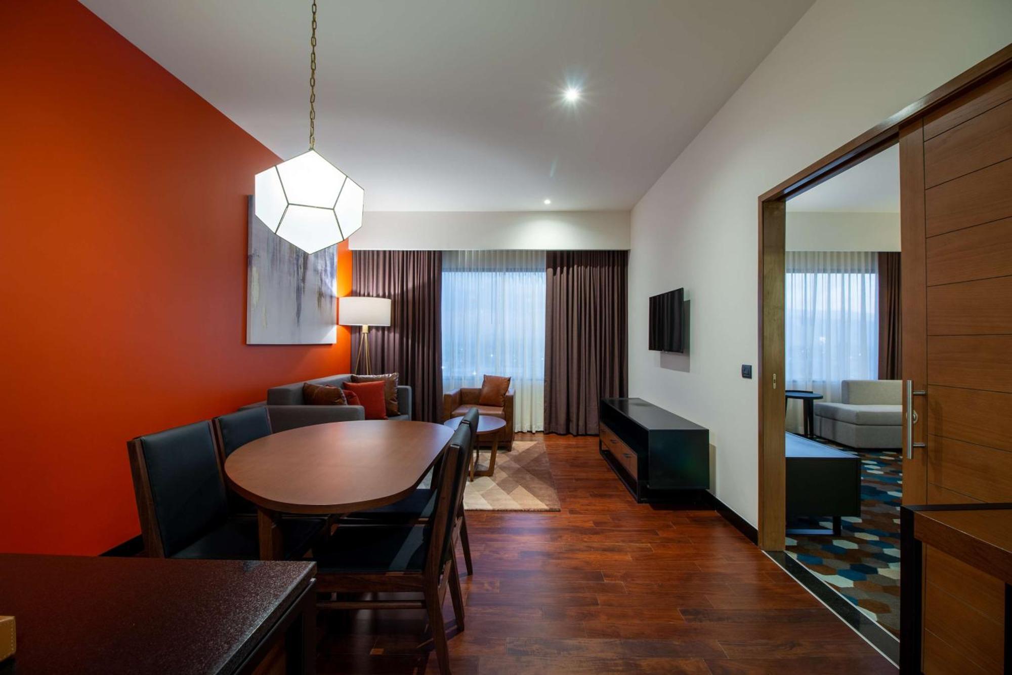 ดับเบิลทรี บาย ฮิลตัน เซลายา Hotel เคลาญา ภายนอก รูปภาพ